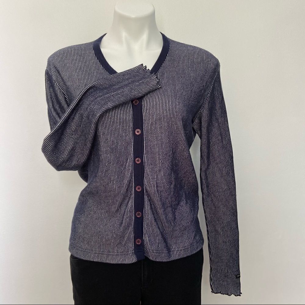 Levi’s Ribbed Button Front V Neck - Picture 4 of 7